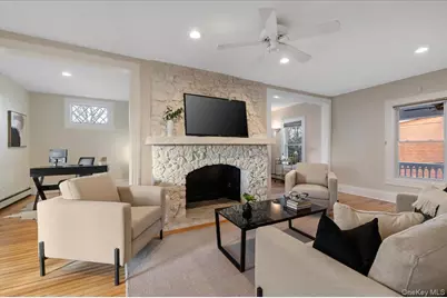 68 A Carlton Avenue, Port Washington, NY 11050 - Photo 18