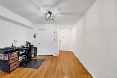 300 N Broadway #6L, Yonkers, NY 10701 - Photo 4