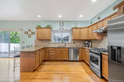 72 Rushmore Street, South Huntington, NY 11746 - Photo 12