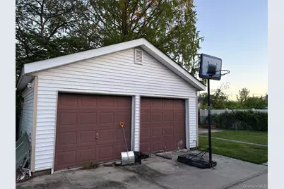 811 9th Street, West Babylon, NY 11704 - Photo 14