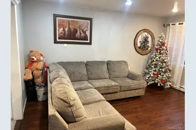 811 9th Street, West Babylon, NY 11704 - Photo 4