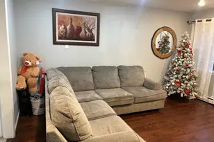 811 9th St, West Babylon, NY 11704 - Photo 4