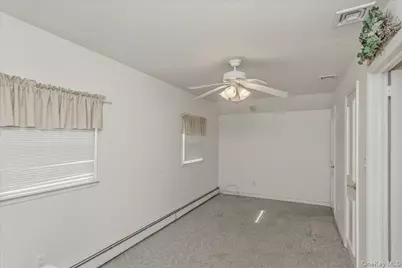 36 Roosevelt Place, Rockville Centre, NY 11570 - Photo 16