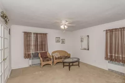 36 Roosevelt Place, Rockville Centre, NY 11570 - Photo 10