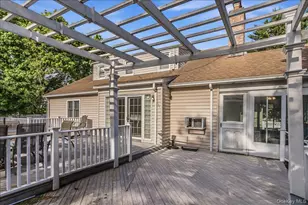 36 Roosevelt Pl, Rockville Centre, NY 11570 - Photo 20