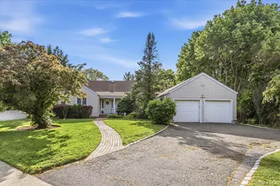 36 Roosevelt Place, Rockville Centre, NY 11570 - Photo 2
