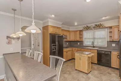 36 Roosevelt Place, Rockville Centre, NY 11570 - Photo 6