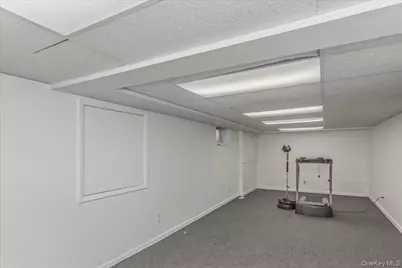 36 Roosevelt Place, Rockville Centre, NY 11570 - Photo 14