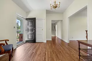 38 Aspen Rd, New Rochelle, NY 10804 - Photo 2