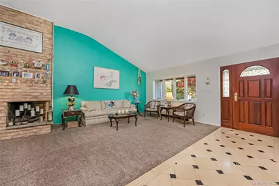 18 Tacoma Lane, Syosset, NY 11791 - Photo 8