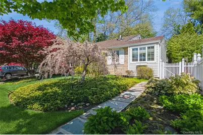 26 Wren Court, Northport, NY 11768 - Photo 2