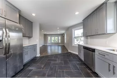 57 Earle Avenue #2nd Floor, Lynbrook, NY 11563 - Photo 4