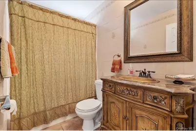 157 Manor Street, Plainview, NY 11803 - Photo 6