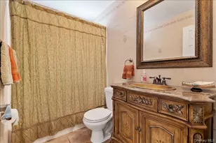 157 Manor St, Plainview, NY 11803 - Photo 6