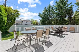 157 Manor St, Plainview, NY 11803 - Photo 38