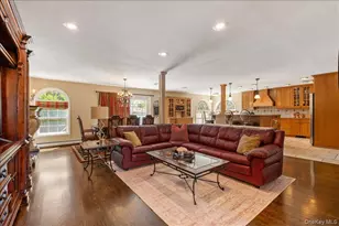 157 Manor St, Plainview, NY 11803 - Photo 10