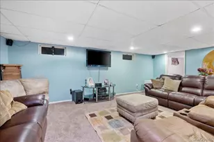 157 Manor St, Plainview, NY 11803 - Photo 36
