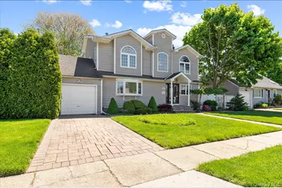 157 Manor Street, Plainview, NY 11803 - Photo 2