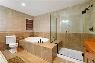 157 Manor St, Plainview, NY 11803 - Photo 28