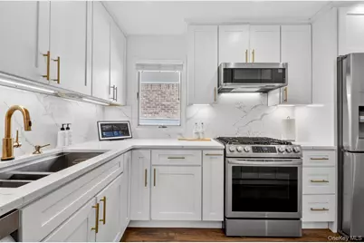 269-03 81st Avenue, New Hyde Park, NY 11040 - Photo 4