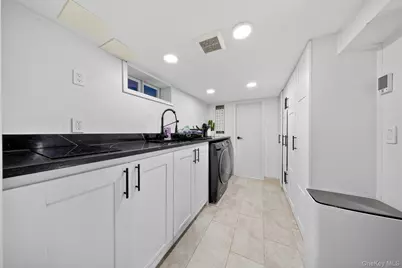269-03 81st Avenue, New Hyde Park, NY 11040 - Photo 16