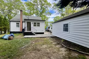 100 Maple Ln, Medford, NY 11763 - Photo 24