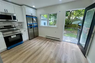 100 Maple Ln, Medford, NY 11763 - Photo 10