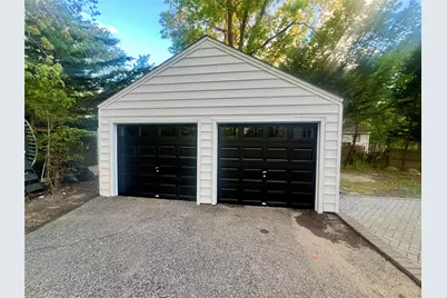 100 Maple Lane, Medford, NY 11763 - Photo 16