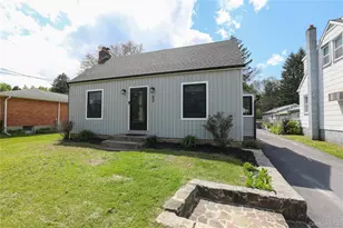 52 Phillips Ave, Highland, NY 12528 - Photo 4