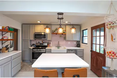 52 Phillips Avenue, Highland, NY 12528 - Photo 8