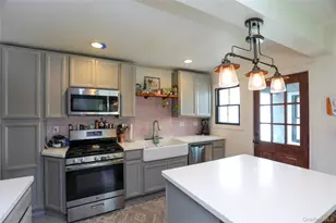 52 Phillips Ave, Highland, NY 12528 - Photo 10