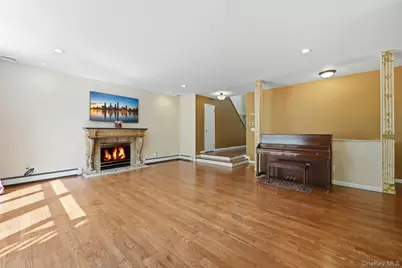 9 Oxford Court, Wheatley Heights, NY 11798 - Photo 6