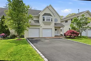9 Oxford Court, Wheatley Heights, NY 11798 - Photo 2
