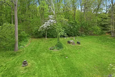 9 Oxford Court, Wheatley Heights, NY 11798 - Photo 40