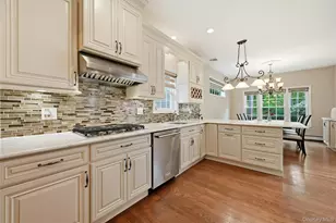 9 Oxford Court, Wheatley Heights, NY 11798 - Photo 16