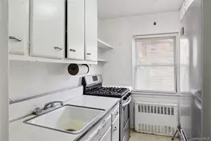 196-30 67th Ave, Fresh Meadows, NY 11365 - Photo 6