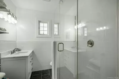 29 E Bayview Avenue, Ocean Beach, NY 11770 - Photo 18