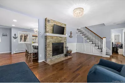 2968 Islip Court, Wantagh, NY 11793 - Photo 4