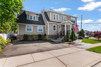 2968 Islip Court, Wantagh, NY 11793 - Photo 2
