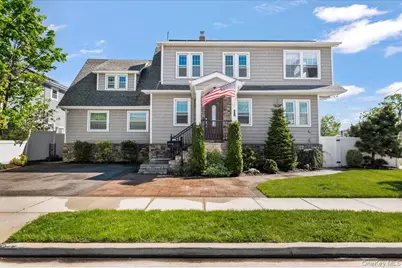 2968 Islip Court, Wantagh, NY 11793 - Photo 2