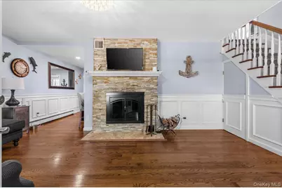 2968 Islip Court, Wantagh, NY 11793 - Photo 6