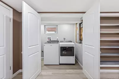 15 Royal Way, New Hyde Park, NY 11040 - Photo 22