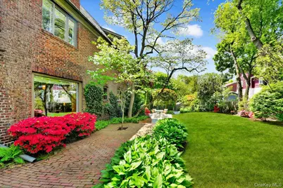 184 Commonwealth Avenue, Mount Vernon, NY 10552 - Photo 32