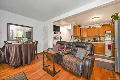 6033 80th Avenue, Glendale, NY 11385 - Photo 4