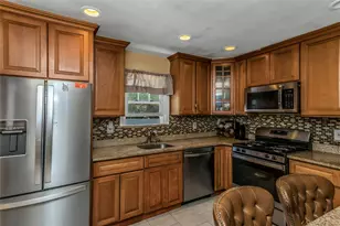 1395 Exeter St, Baldwin, NY 11510 - Photo 8