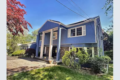 25 Lisa Drive, Dix Hills, NY 11746 - Photo 2