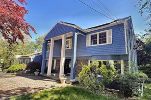 25 Lisa Dr, Dix Hills, NY 11746 - Photo 2