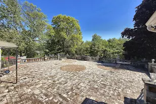 25 Lisa Dr, Dix Hills, NY 11746 - Photo 26