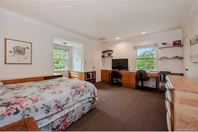 111 Clent Road, Great Neck, NY 11021 - Photo 24