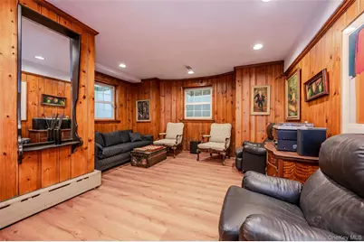 111 Clent Road, Great Neck, NY 11021 - Photo 26